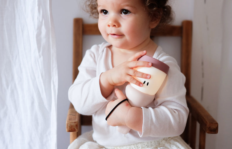 Béaba Pixie Torch 2-in-1 Portable Night Light - Chalk Pink l For Sale at Baby City