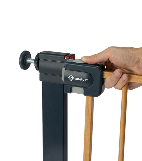 Safety 1st Easy Close Metal Wood Effect l Baby City UK Retailer