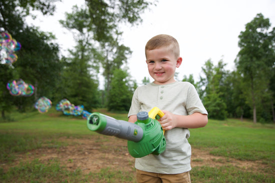Tomy John Deere Bubble Leaf Blower & Refill Can